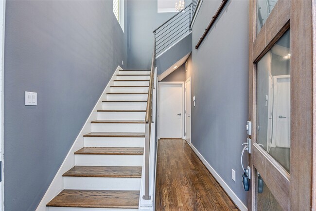 Photo - 802 W Drew St