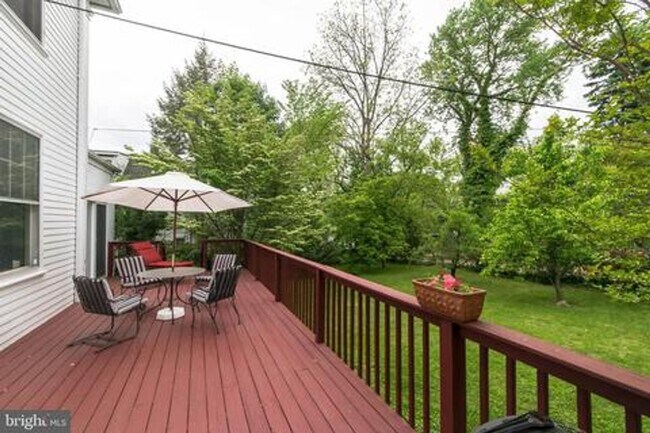 720 Gladstone Ave Unit #3