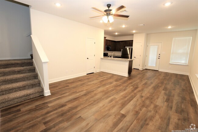 Building Photo - 10310 Lynwood Branch Rental