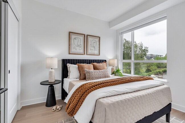 Photo - 20144-20186 86 Ave