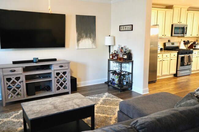 Photo - 305 Page Square Dr