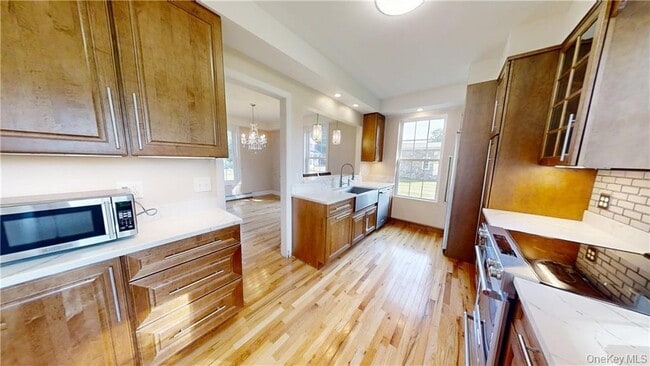 Building Photo - 108 Highland Ave