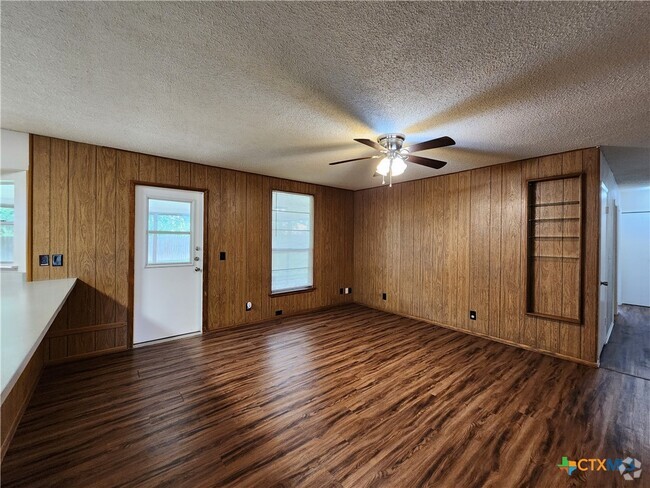 Building Photo - 1480 W Klein Rd Rental