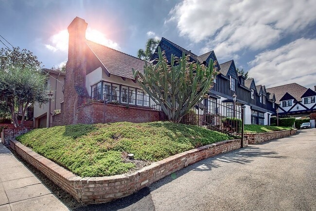 Photo - 2564 W 5th St Unidad 2564