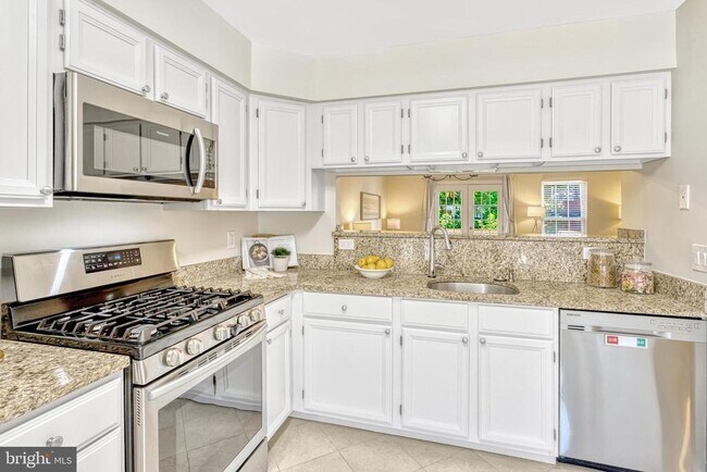 Photo - 15462 Windsong Ln