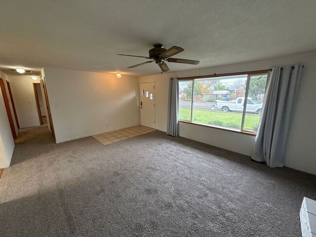 Photo - 1650 NW Highland Dr