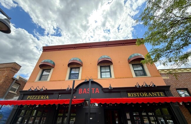 Building Photo - 123 Iowa Ave Unit 3