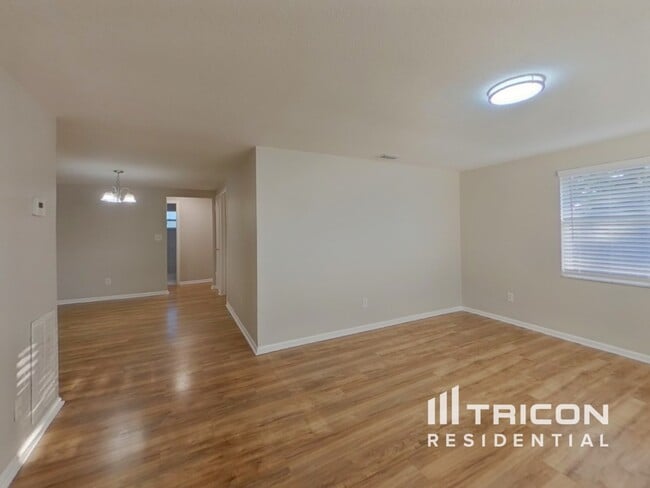 Photo - 6401 81st Ave