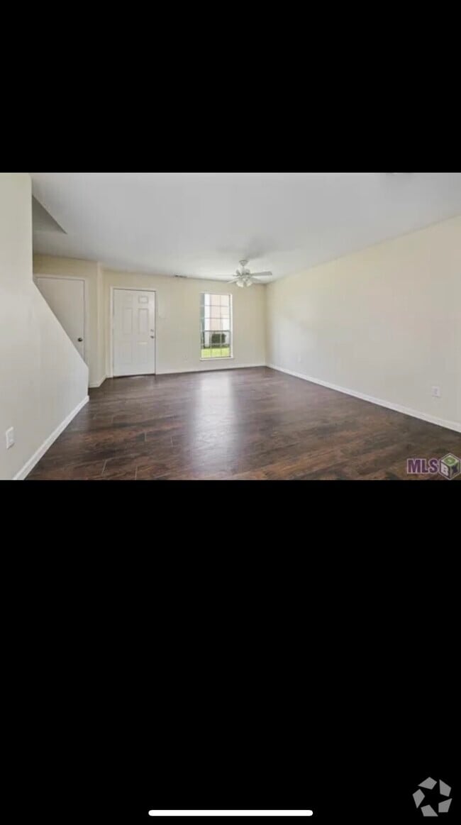 Building Photo - 1757 Boulevard De Province Rental
