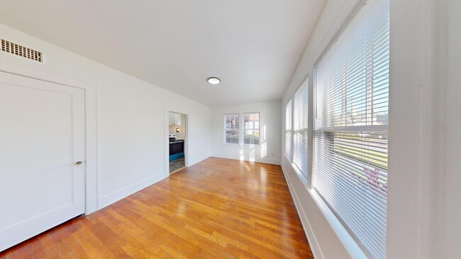 Photo - 2331-2335 Riverside Ave - 2331-1(C)