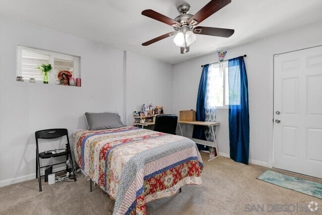 Building Photo - 845 E 13th St Unit 2 Rental