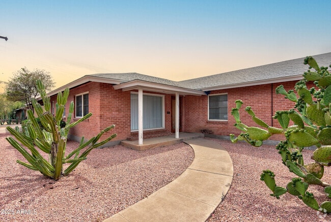 Building Photo - 1301 W Osborn Rd Rental