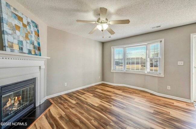 Photo - 2355 Vineyard Dr