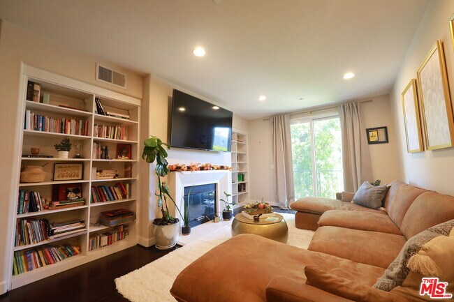Photo - 14412 Killion St Unit 303