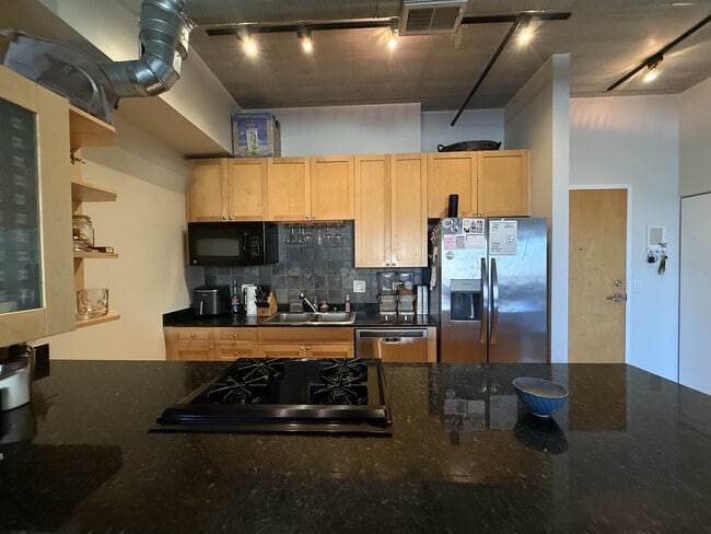 Photo - 1735 W Diversey Pkwy Unit 408