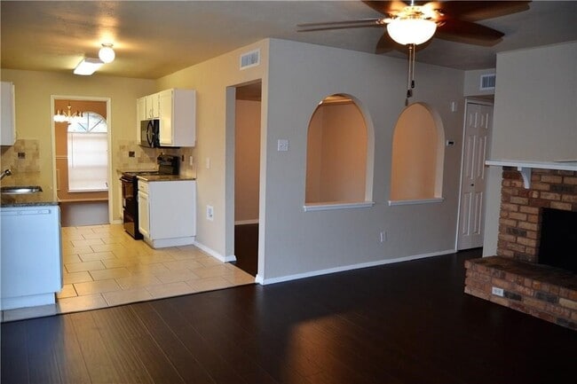 Photo - 2937 Emberwood Dr