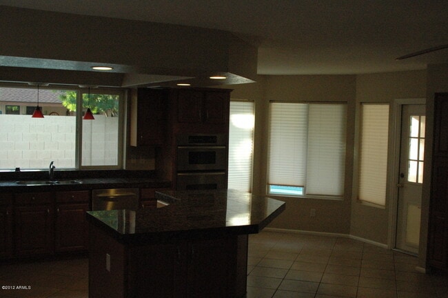 1929 E La Vieve Ln