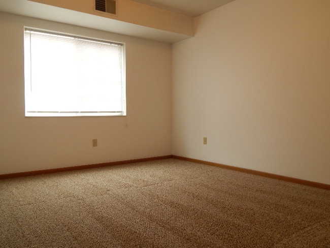 Photo - 1112 W 4th St