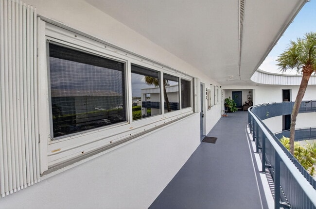 Photo - 200 Waterway Dr S Unit 303