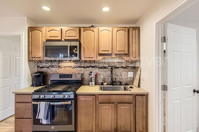 Photo - 737 S Nome St Townhome