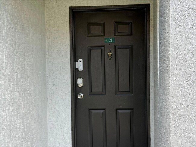 14037 Fairway Island Dr Unit 211