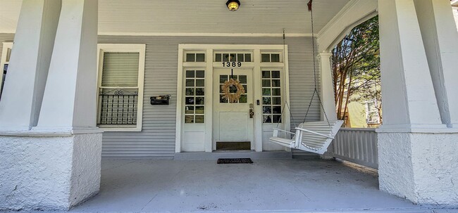 1389 Agnes Pl