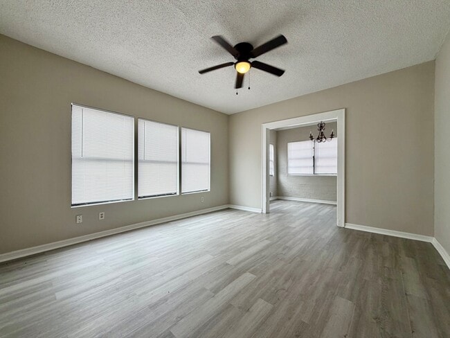 Photo - 163 Ave A SE
