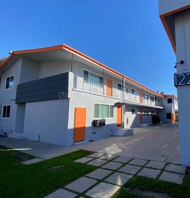 Photo - The Redwood Apartments