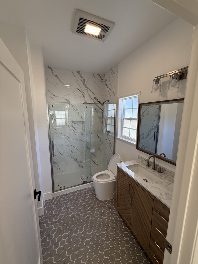 Photo - 11483 Delano St