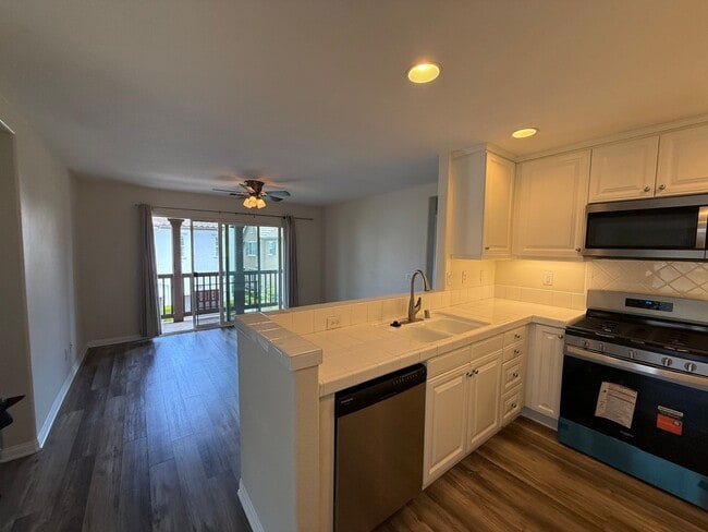 Building Photo - 28427 Santa Rosa Ln