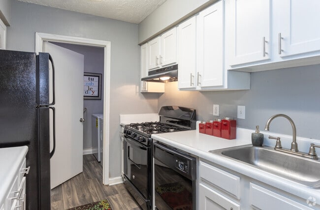 1BR, 1BA -933SF Oak - Kitchen