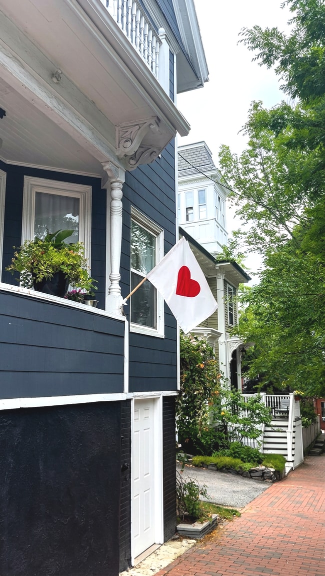 Photo - 252 State St