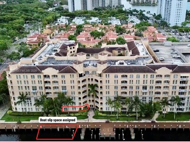 Building Photo - 3001 NE 185th St Unit 113