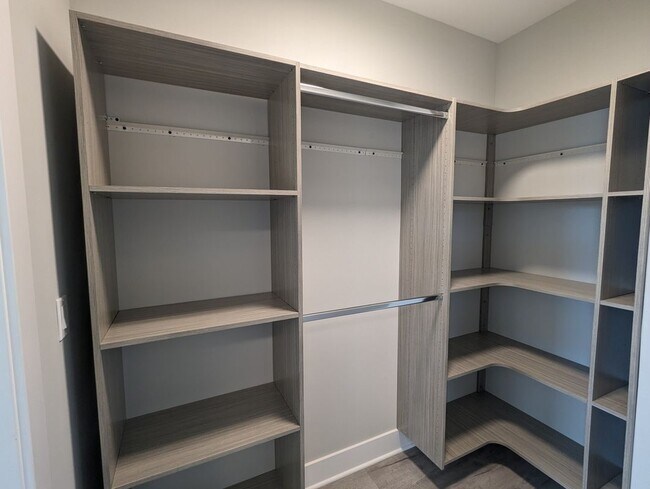 373 Hazel Ave Unit B8