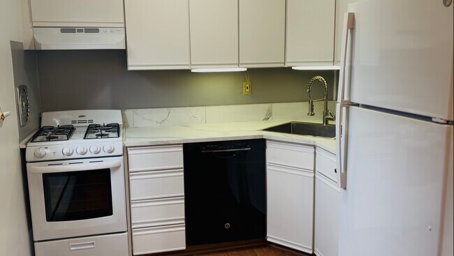 Photo - 609 8th Ave