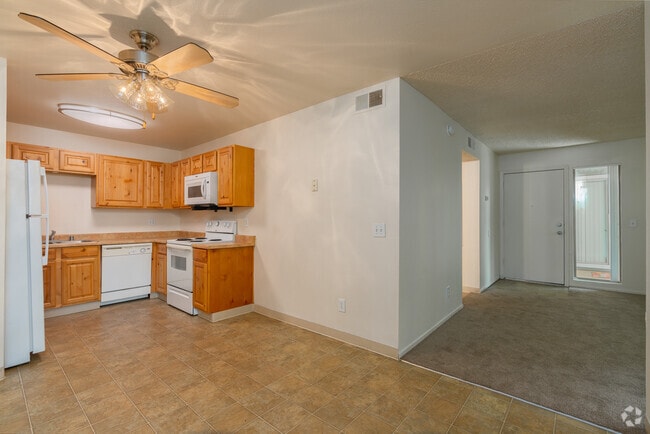 1BR, 1BA - 655SF - Kitchen - Logan Park