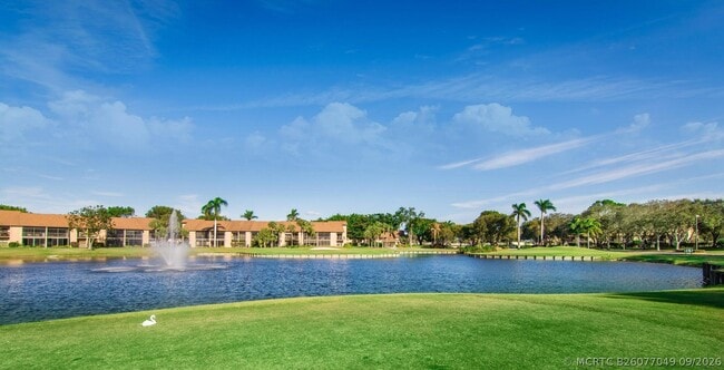 5355 10th Fairway Dr