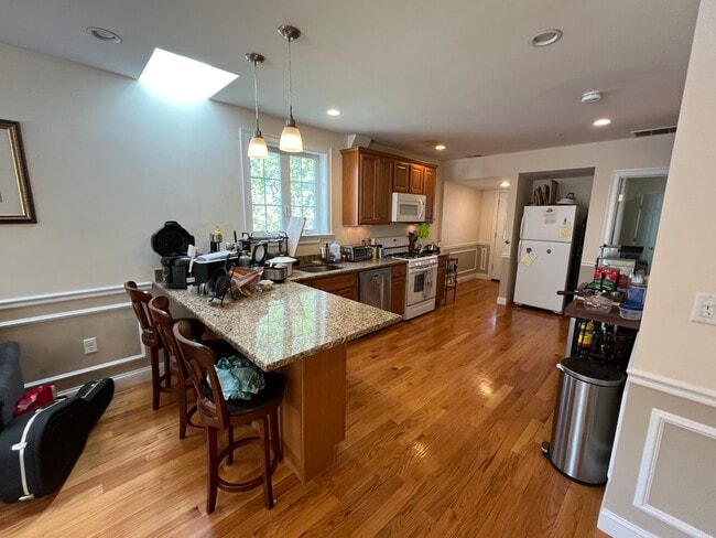 Photo - 614 Main St Unit 2