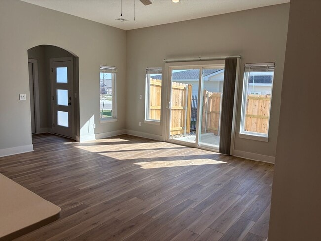 Building Photo - 1841/43 Hickory Creek Unit 1843 Hickory Creek