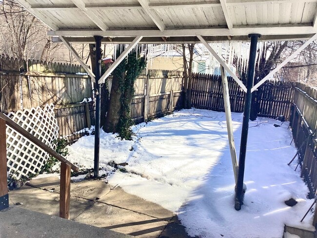 Photo - Large 5 Bedroom on Peffer