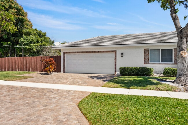 Photo - 401 NE 10th Terrace