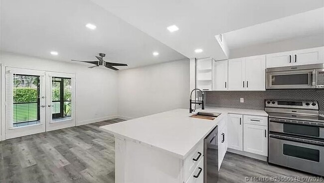 10300 Hidden Springs Ct