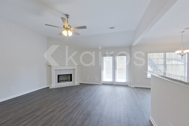 Photo - 781 Park Ln