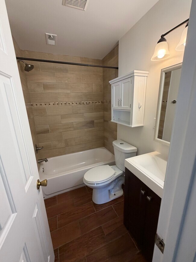Photo - 1754 Seaton St NW