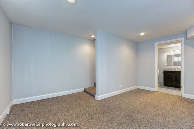 Photo - Gorgeous 3 Bed 2 Bath in the Edgewater area Unit 1