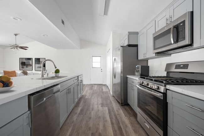 Photo - 5288 Manhasset Dr