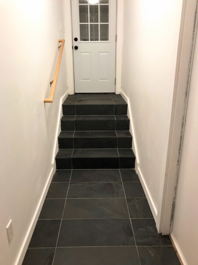 Photo - 925A Southgate Avenue