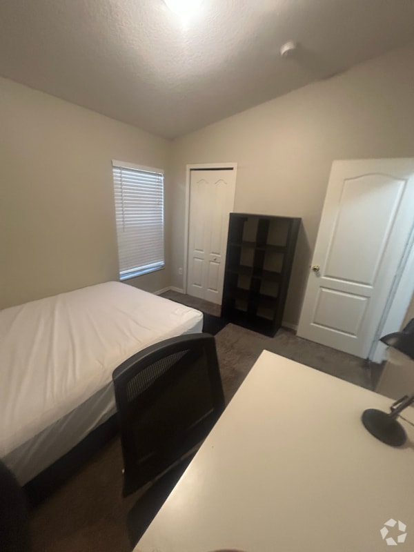 Building Photo - 8151 Canterbury Lake Blvd Rental