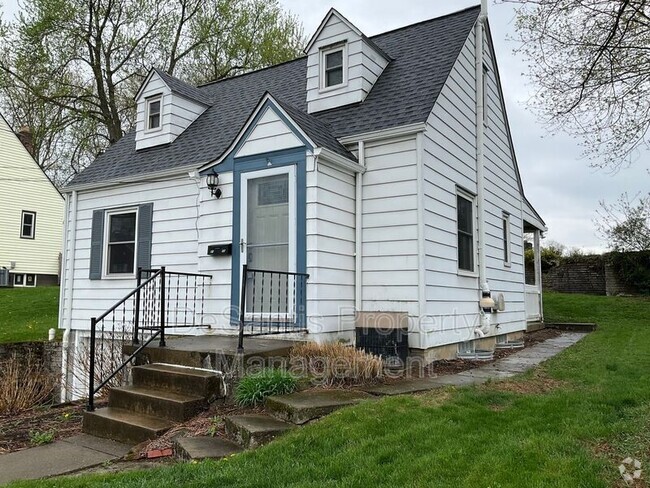 Building Photo - 2105 Superior St Rental
