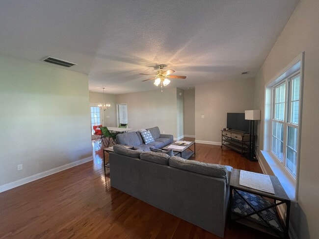 Photo - Beautiful 3 Bed/2 Bath Home in Seneca!